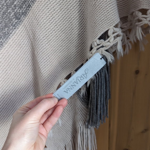 Beautiful + Comfy Crocheted Poncho, NWT - Picture 2 of 2